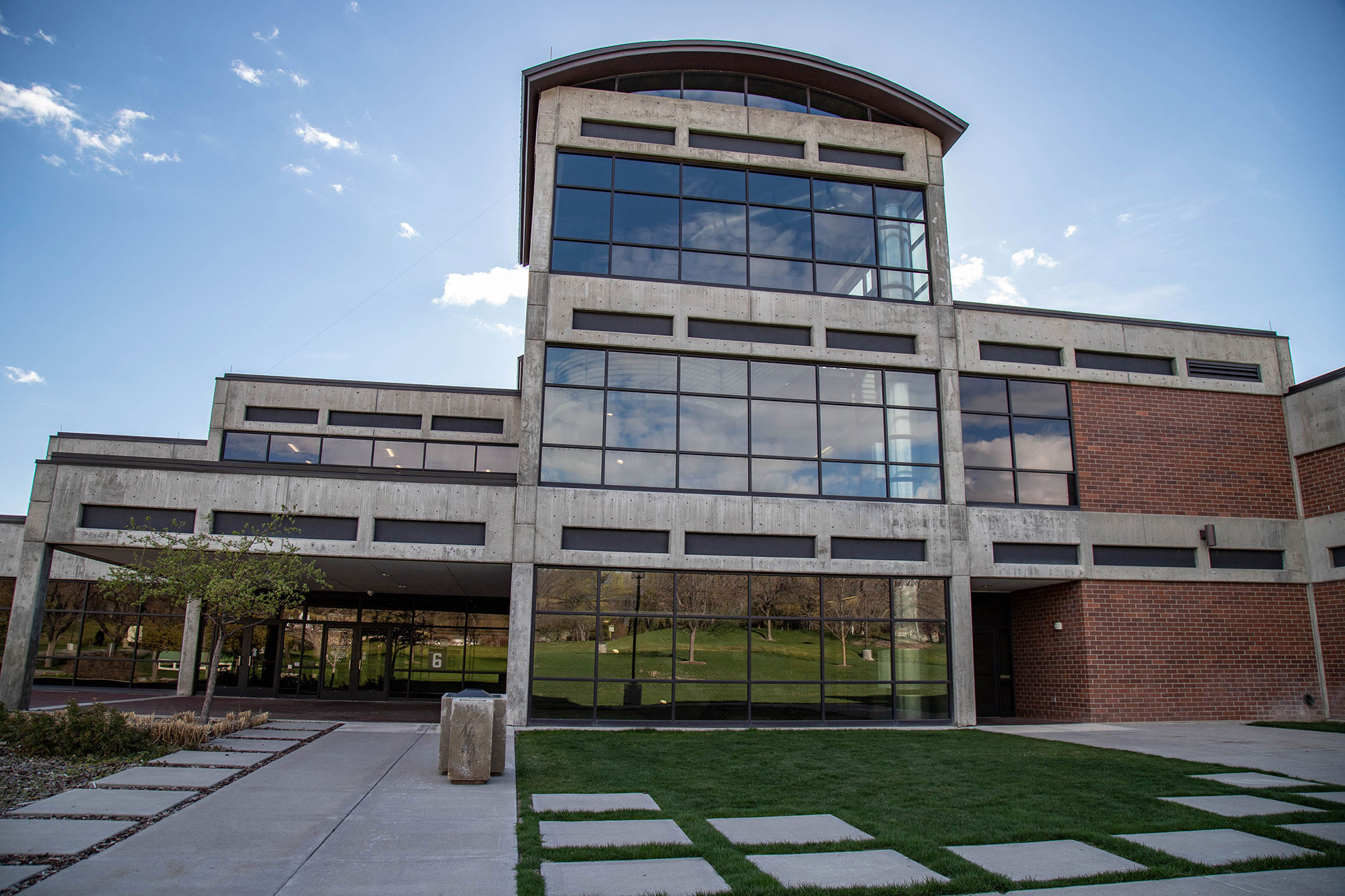 UVU Computer Science Building - Bud Mahas Construction Inc.